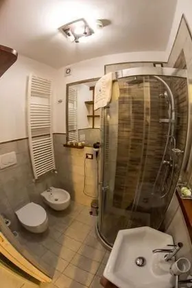 Üç Kişilik Oda, Şehir Manzaralı