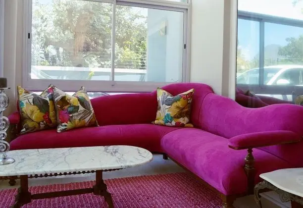 Champagne - Ground Floor Suite