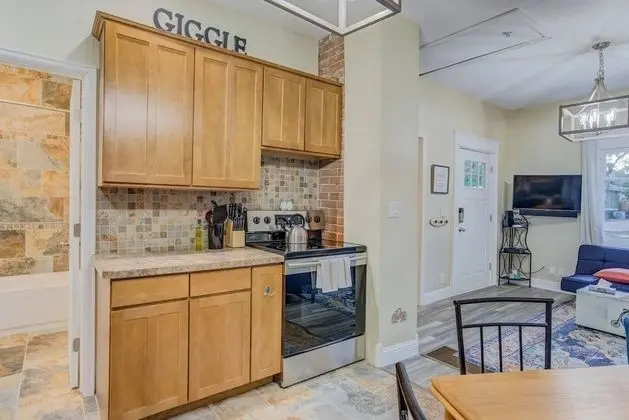 Ev (1 Bedroom)