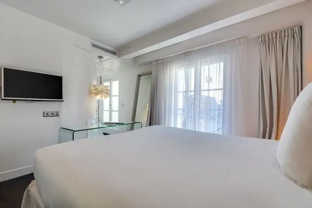 Superior Tek Büyük veya İki Ayrı Yataklı Oda