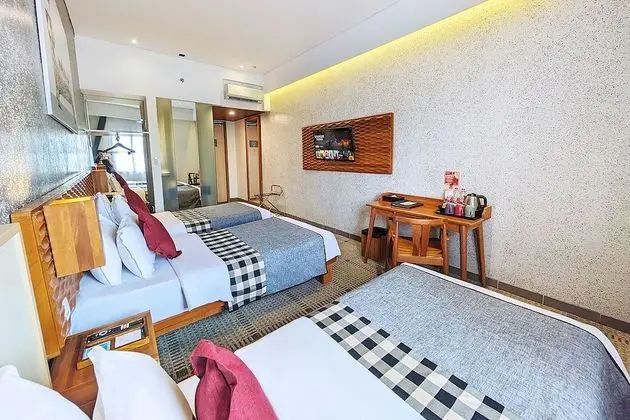 Deluxe Üç Kişilik Oda (Stylish)