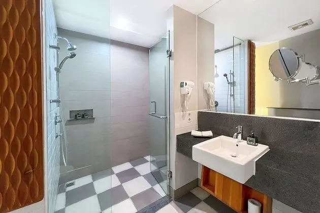 Deluxe Üç Kişilik Oda (Stylish)