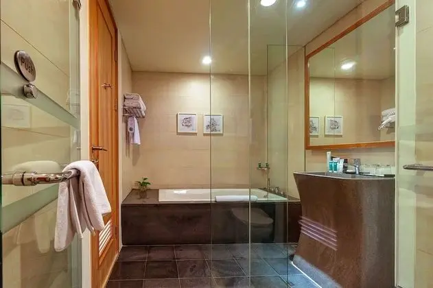 Executive Süit, Balkon, Havuz Manzaralı