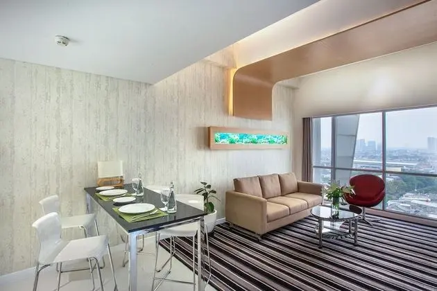 THE 1O1 Suite