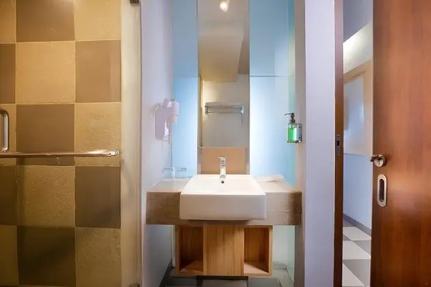 Superior Tek Büyük veya İki Ayrı Yataklı Oda, Balkon, Şehir Manzaralı
