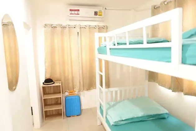 Budget bunk with Shared bathroom