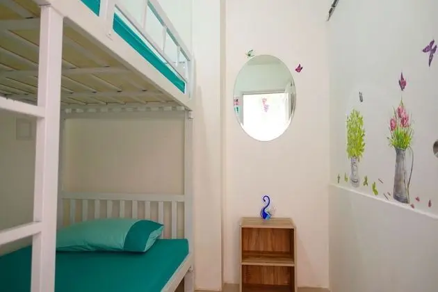 Small room Bunk with shared bathroom - no window