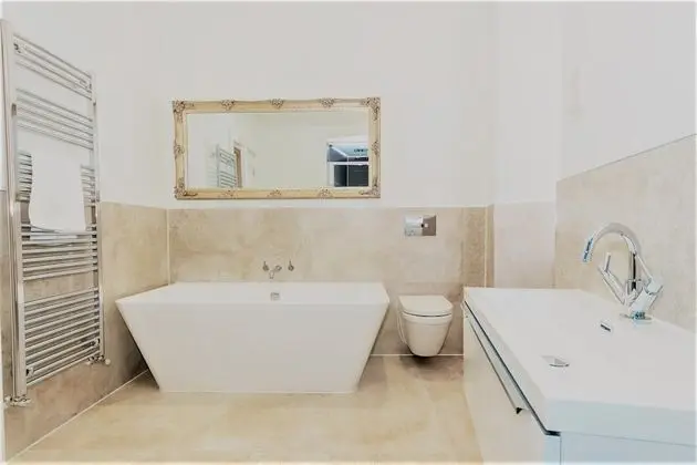 Luxury Apart Daire, Özel Banyo, Şehir Manzaralı (Buckingham)