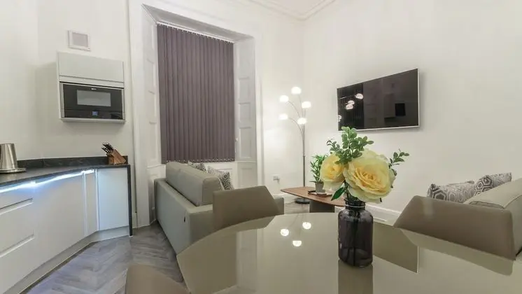 Luxury Apart Daire, Özel Banyo, Şehir Manzaralı (Buckingham)