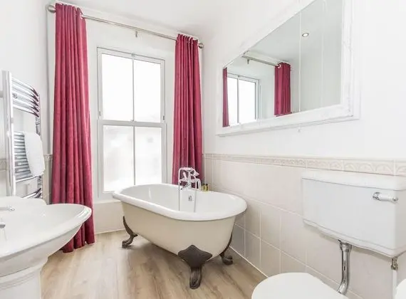 Apart Daire, Özel Banyo (Nelson)
