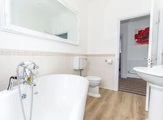 Apart Daire, Özel Banyo (Nelson)