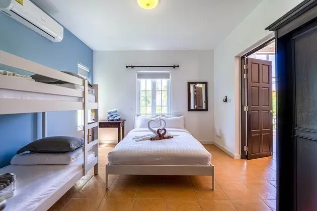 2 Bedrooms Villa