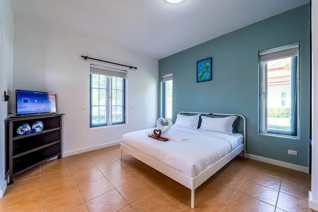 2 Bedrooms Villa