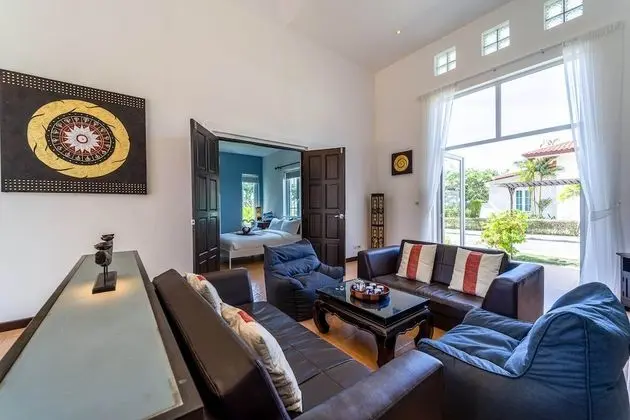 2 Bedrooms Villa