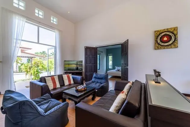 2 Bedrooms Villa