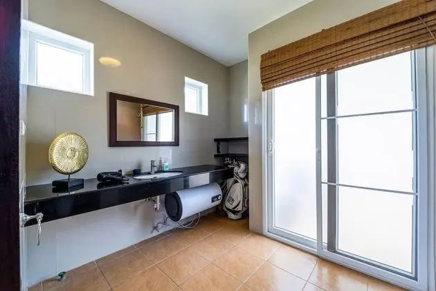 2 Bedrooms Villa
