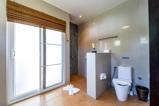 2 Bedrooms Villa