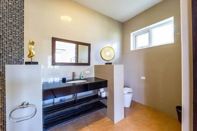 2 Bedrooms Villa