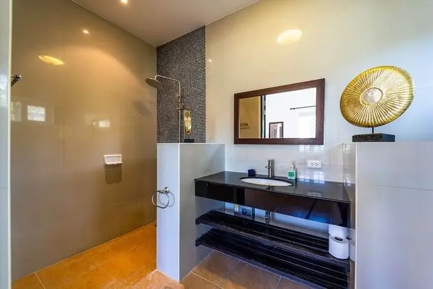 2 Bedrooms Villa