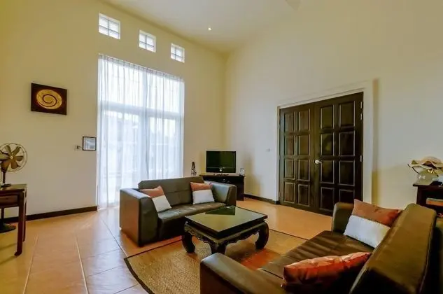 2 Bedrooms Villa