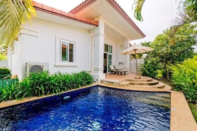 2 Bedrooms Villa