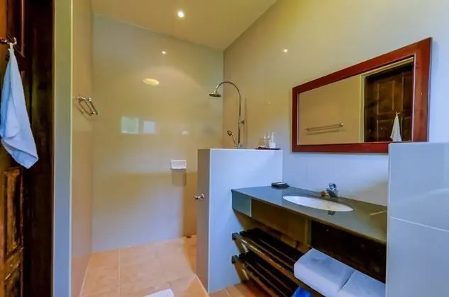 2 Bedrooms Villa