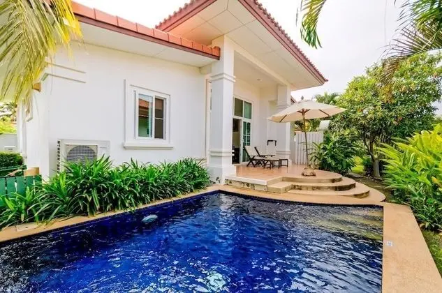 2 Bedrooms Villa