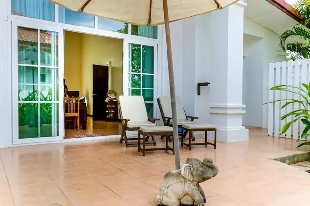 2 Bedrooms Villa