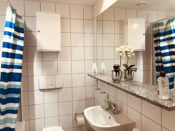 2 Bed Luxury Dockland Apartment