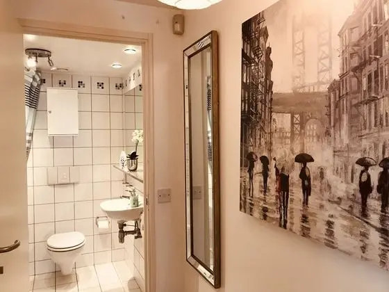2 Bed Luxury Dockland Apartment, G/F