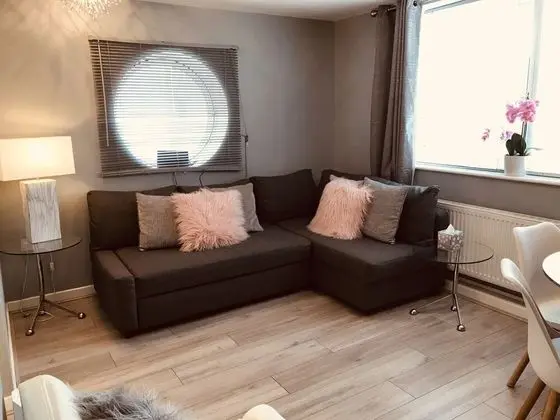 2 Bed Luxury Dockland Apartment, G/F