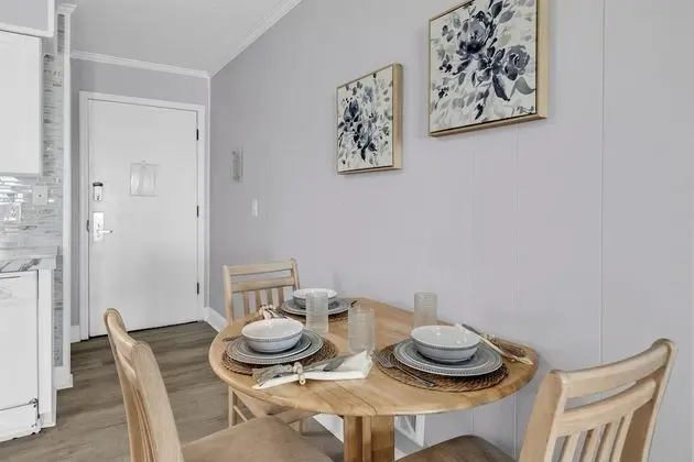 Odada yemek servisi