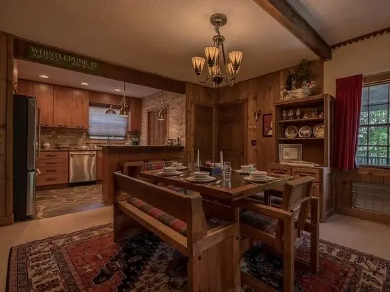 Ev, Birden Çok Yatak (2 Br:   Whistlepunk 17)