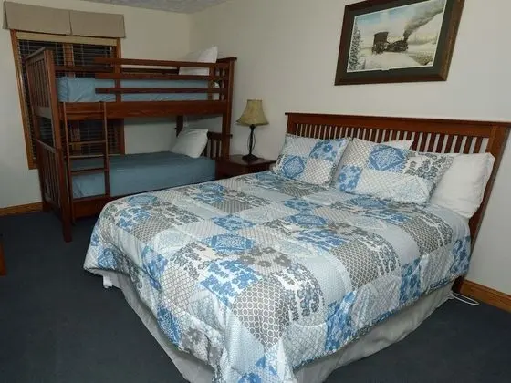 Daire, Birden Çok Yatak (2 Br:  Whistlepunk 28)