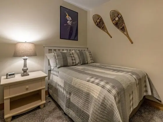 Daire, Birden Çok Yatak (2 Br:  Whistlepunk 28)
