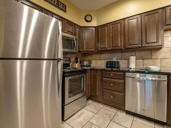 Daire, Birden Çok Yatak (2 Br:  Whistlepunk 28)