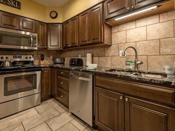 Daire, Birden Çok Yatak (2 Br:  Whistlepunk 28)