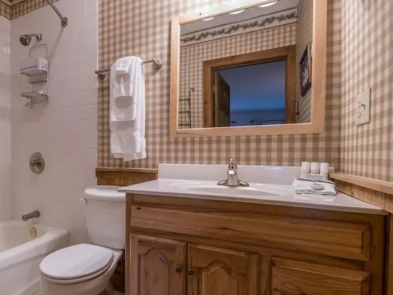 Daire, Birden Çok Yatak (2 Br:  Whistlepunk 28)