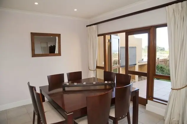 Villa, 4 Yatak Odası, Sigara İçilmez, Kısmi Deniz Manzarası