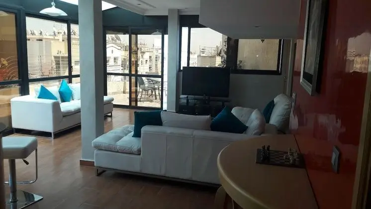 Deluxe Apart Daire, Sigara İçilebilir