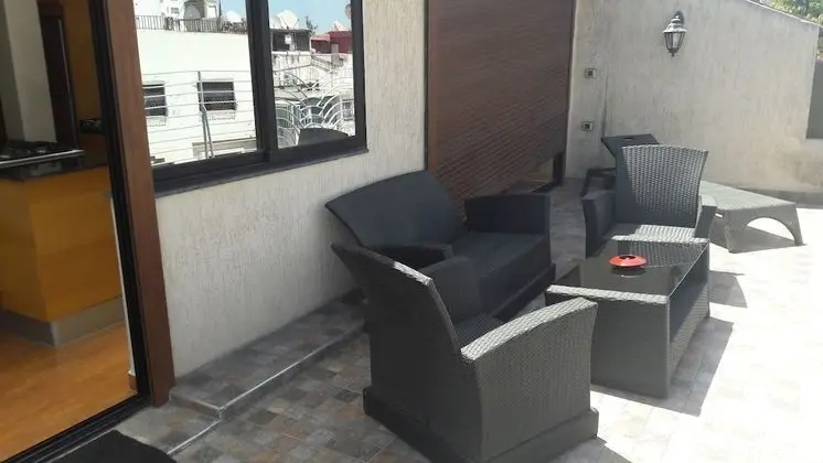 Deluxe Apart Daire, Sigara İçilebilir