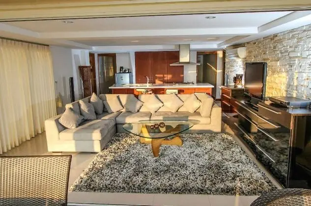 Villa (2 Pools & Seaview! Villa Serena 6BR, )