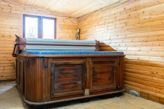 Comfort Kır Evi, Birden Çok Yatak, Sıcak Su Havuzu