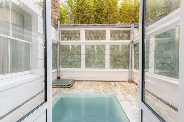 Two Bedroom Executive with Balcony/Terrace