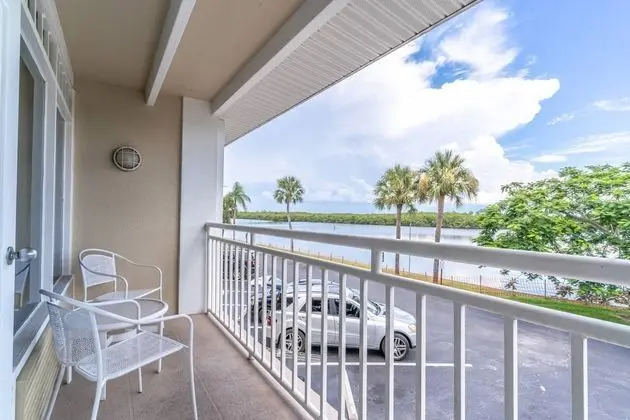 Oda (201 Little Harbor Inn)