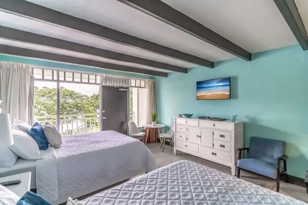 Oda (201 Little Harbor Inn)