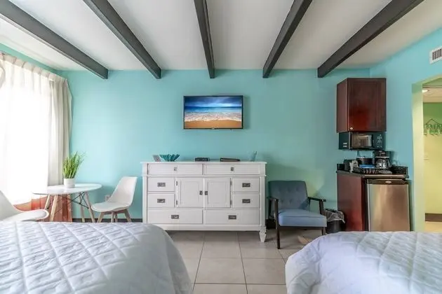 Oda (201 Little Harbor Inn)