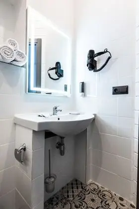 Comfort Tek Büyük veya İki Ayrı Yataklı Oda