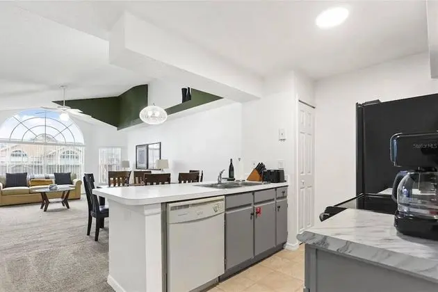 Daire (2036 Royal Palm Bay)