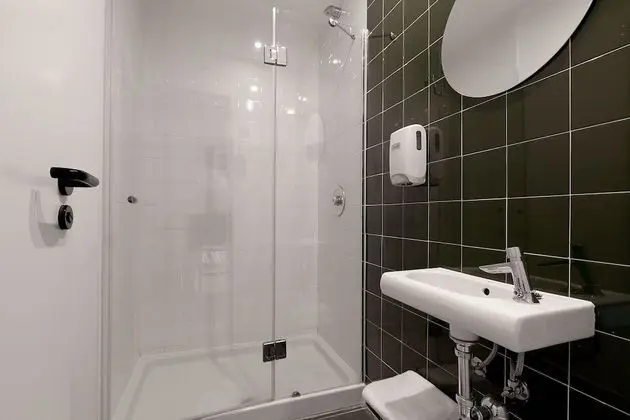 Ortak Ranzalı Oda, Karma Ranzalı Oda, Ortak Banyo (1 Bed in 8-Bed Dorm)